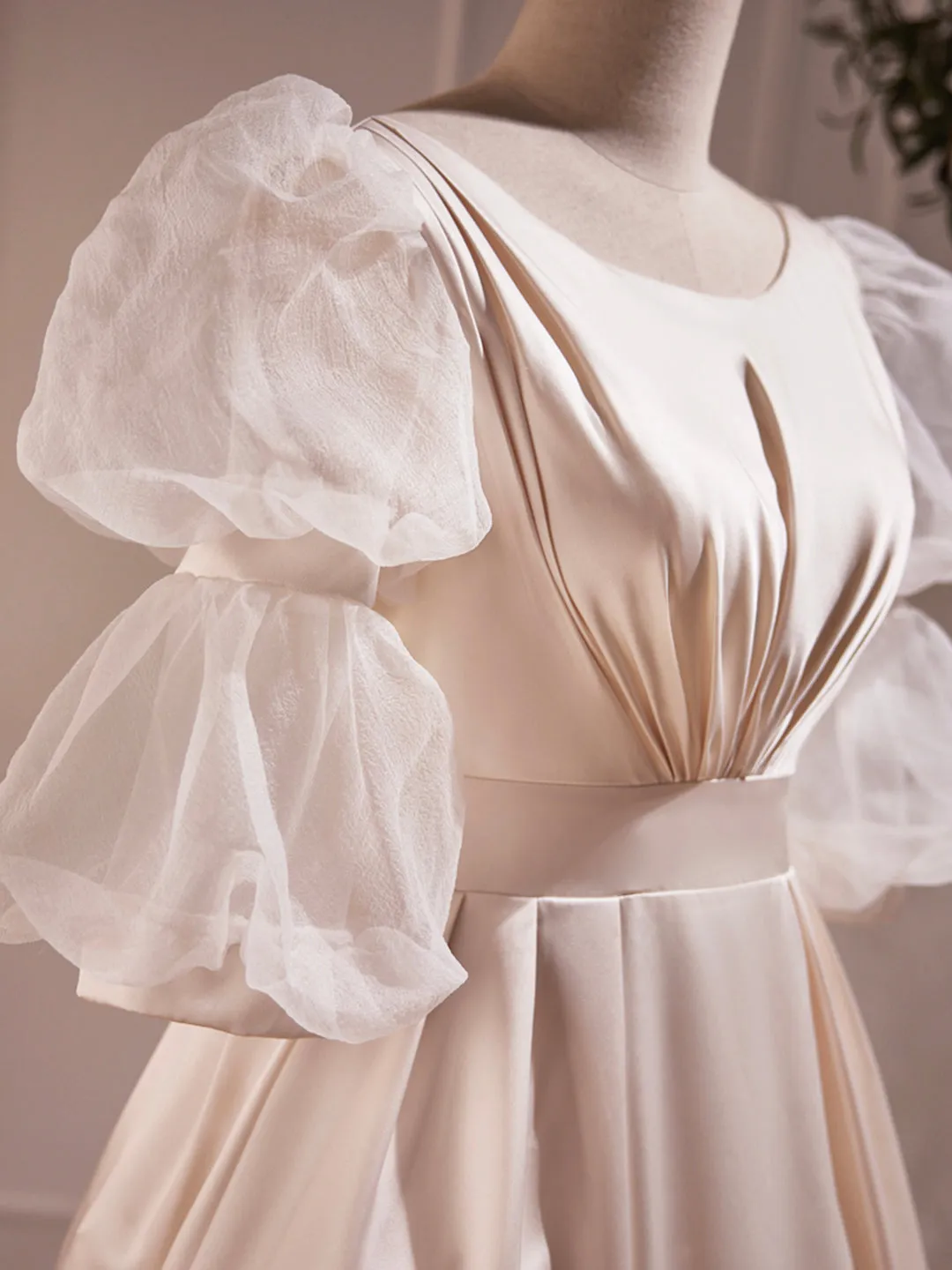 Beautiful Scoop Neck Tea Length Prom Dress A-Line Puffy Short Sleeve Backless Party Dress