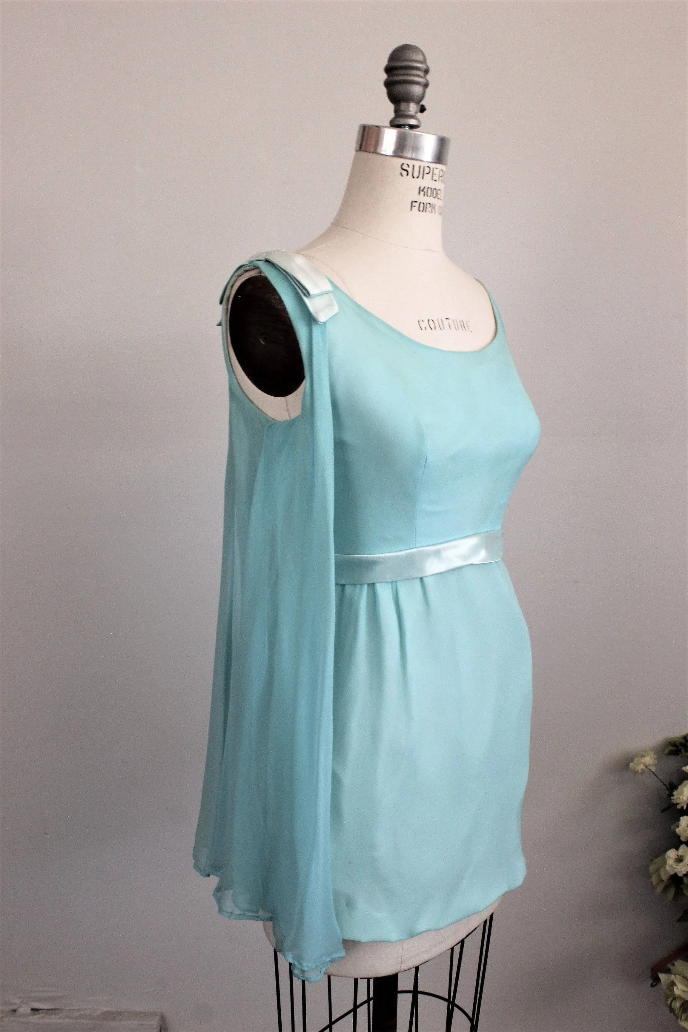 CLEARANCE: Vintage 1960s Robins Egg Blue Flowy Blouse