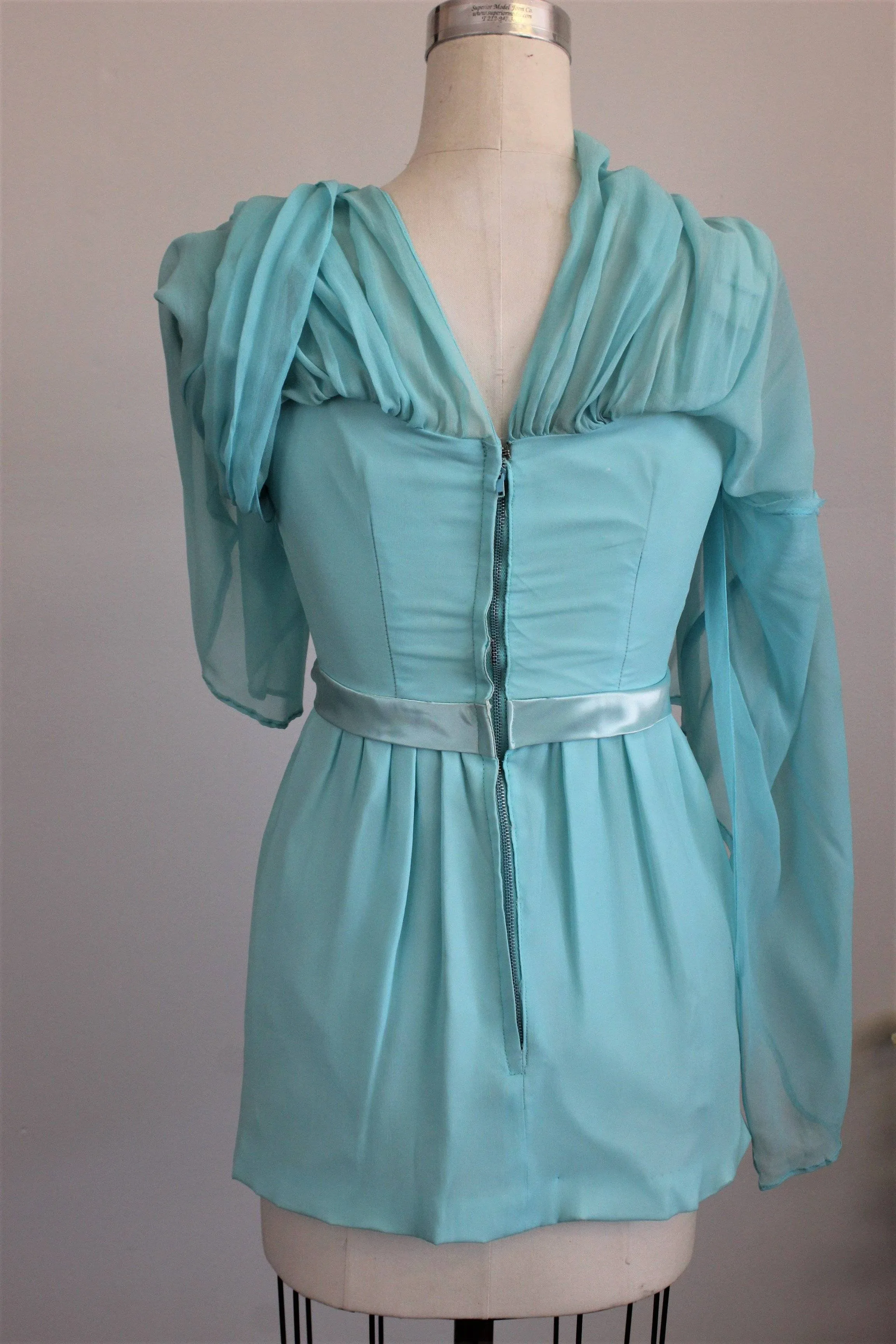 CLEARANCE: Vintage 1960s Robins Egg Blue Flowy Blouse