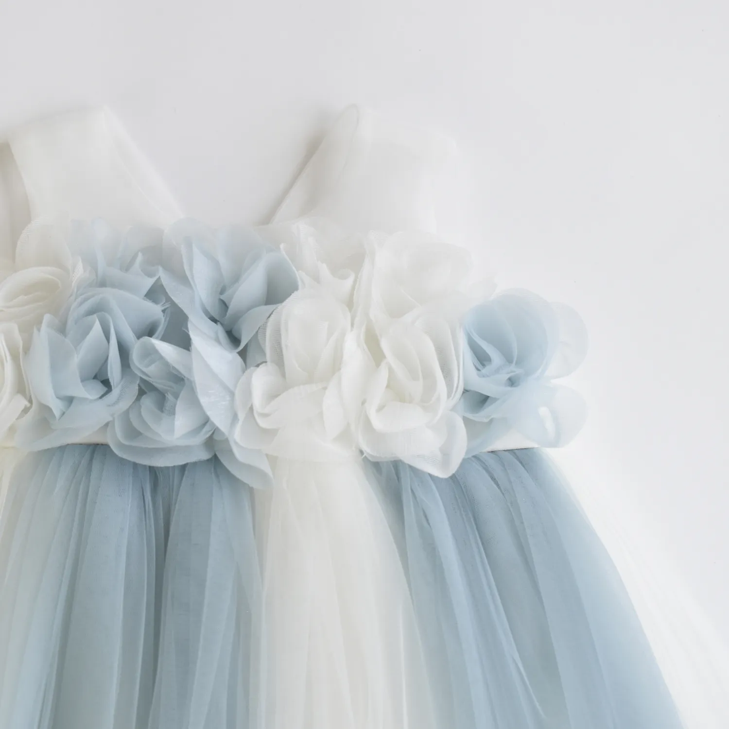 Dainty dress for girls