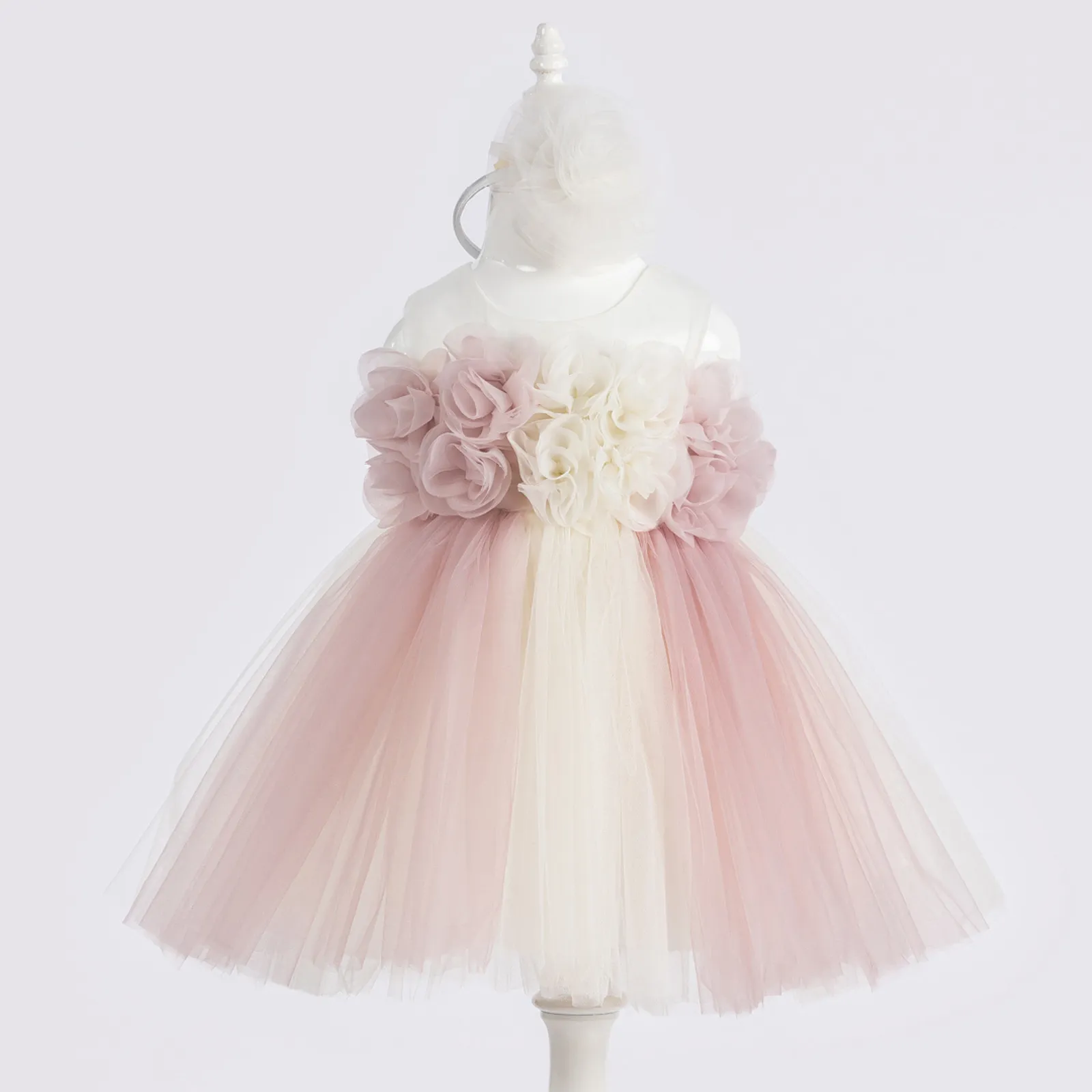 Dainty dress for girls