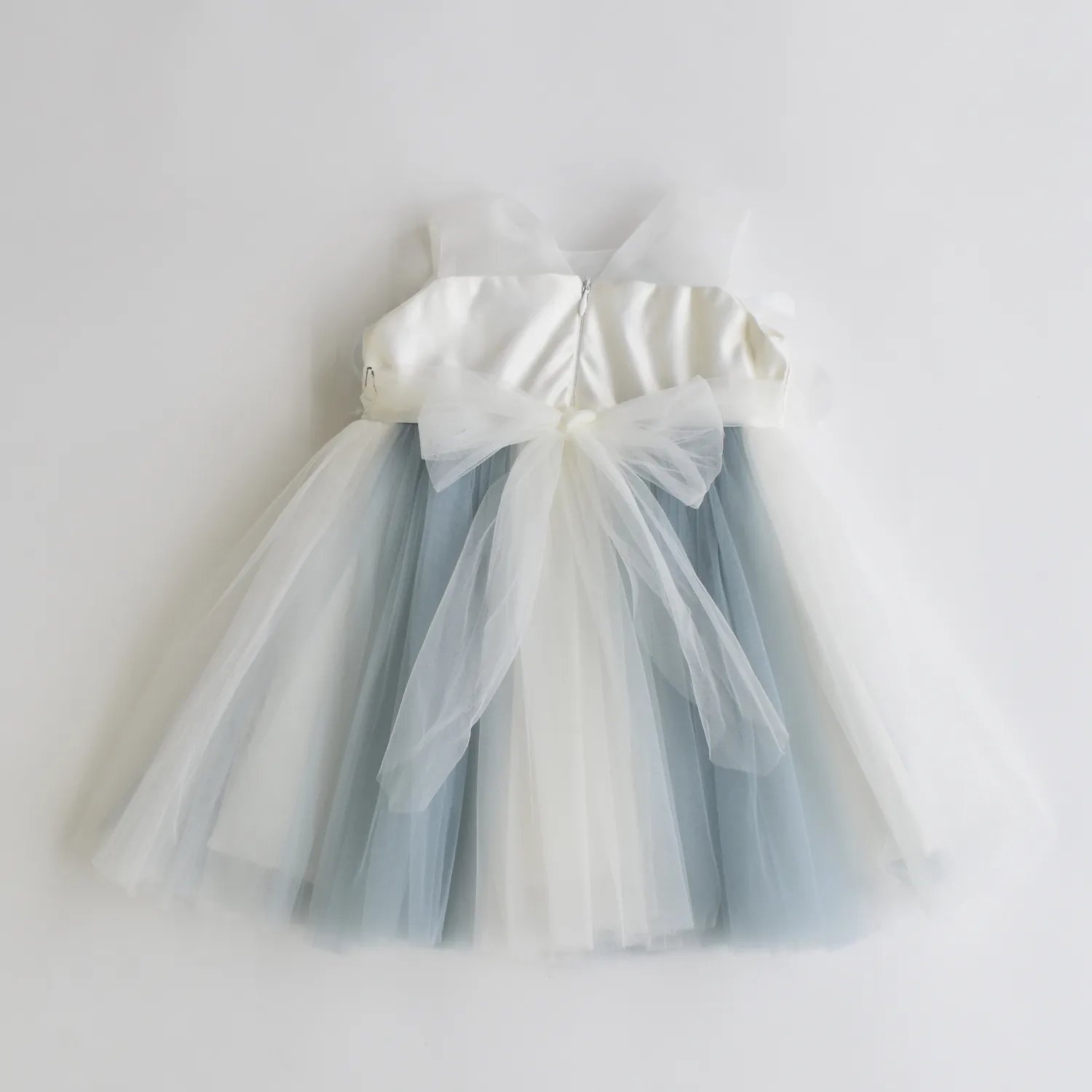 Dainty dress for girls