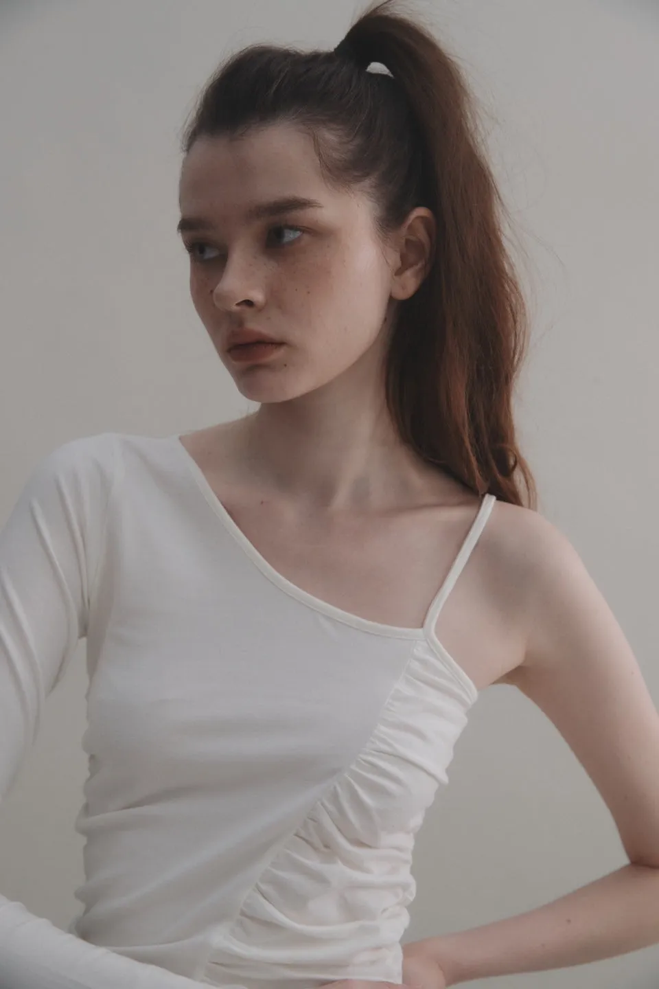 One shoulder top