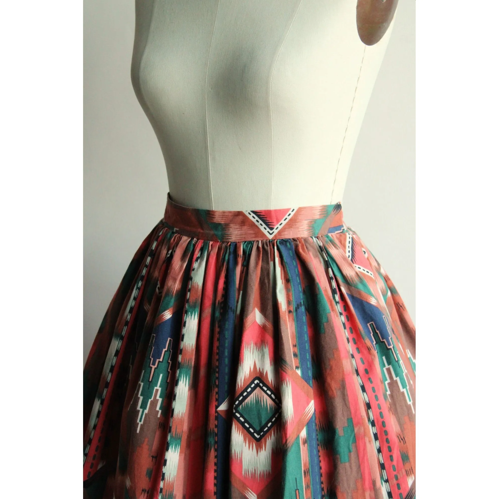 Vintage 1950s 1960s  Southwestern Print Full Skirt