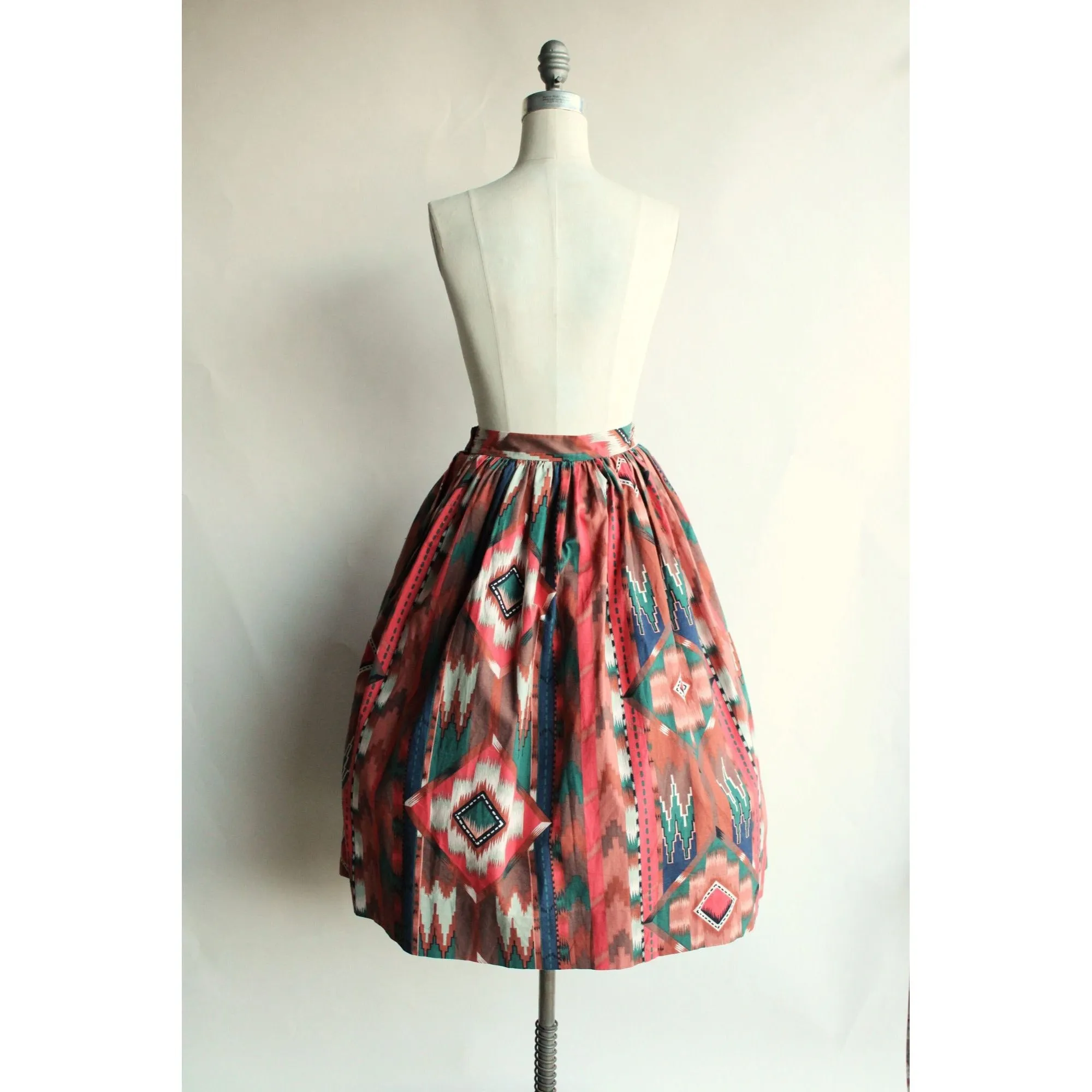 Vintage 1950s 1960s  Southwestern Print Full Skirt