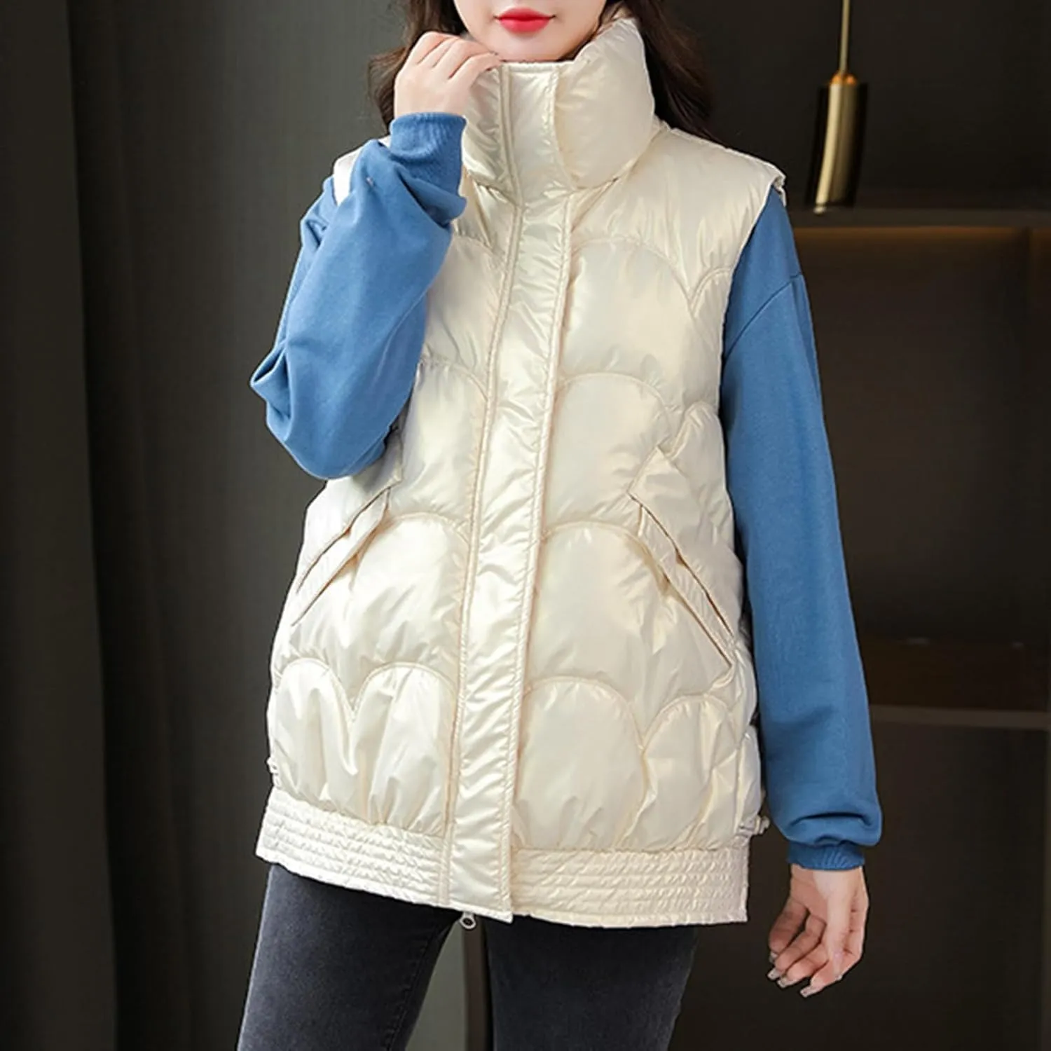 Womens Quilted Vest Lightweight Down Vests Stand Collar Padded Outwear Pockets Trendy Fashion Sleeveless Puffer Jackets